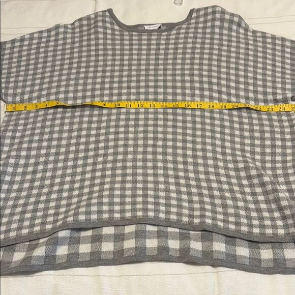 J. Jill Reversible Gray and White Gingham Crew Neck Sweater - Picture 4 of 6
